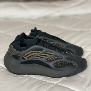Yeezy 700 v3 clay brown